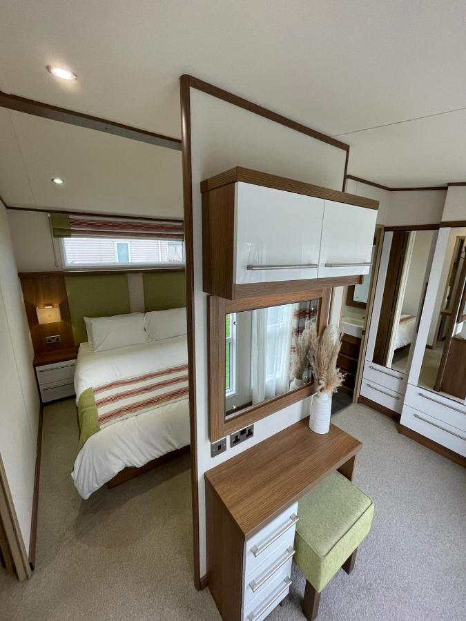 Golden Anchor - The Milano - Coastal Caravan Breaks Chapel Saint Leonards Exterior foto
